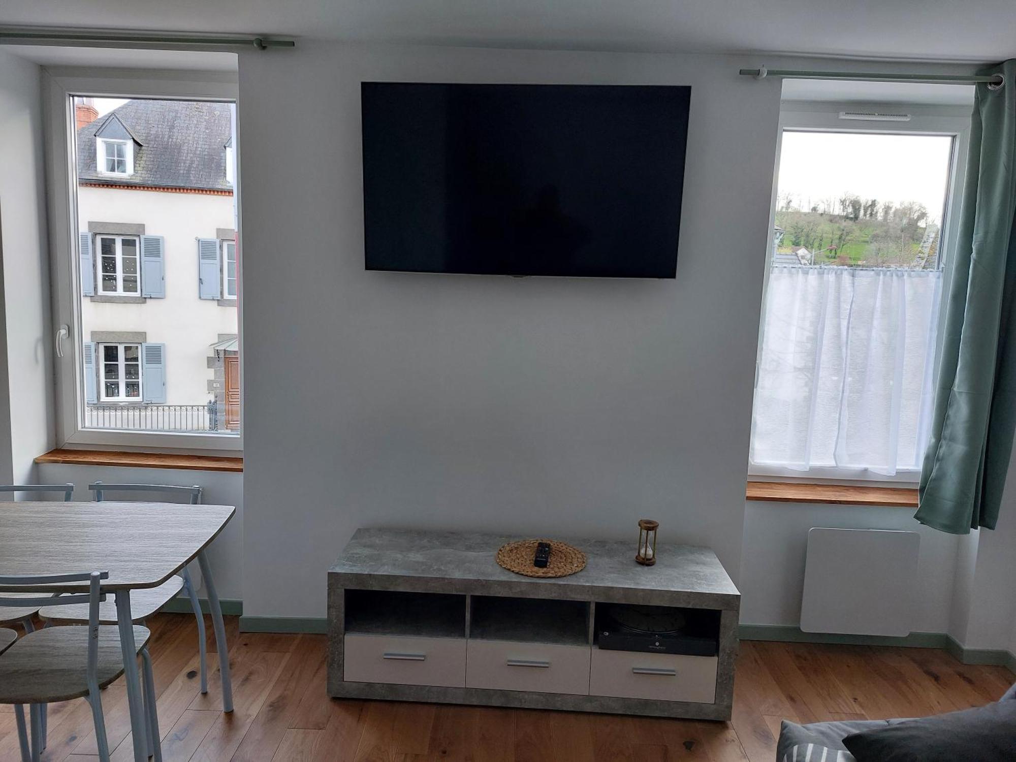 Studio Refait A Neuf Clos Saint Genest Manzat Екстериор снимка